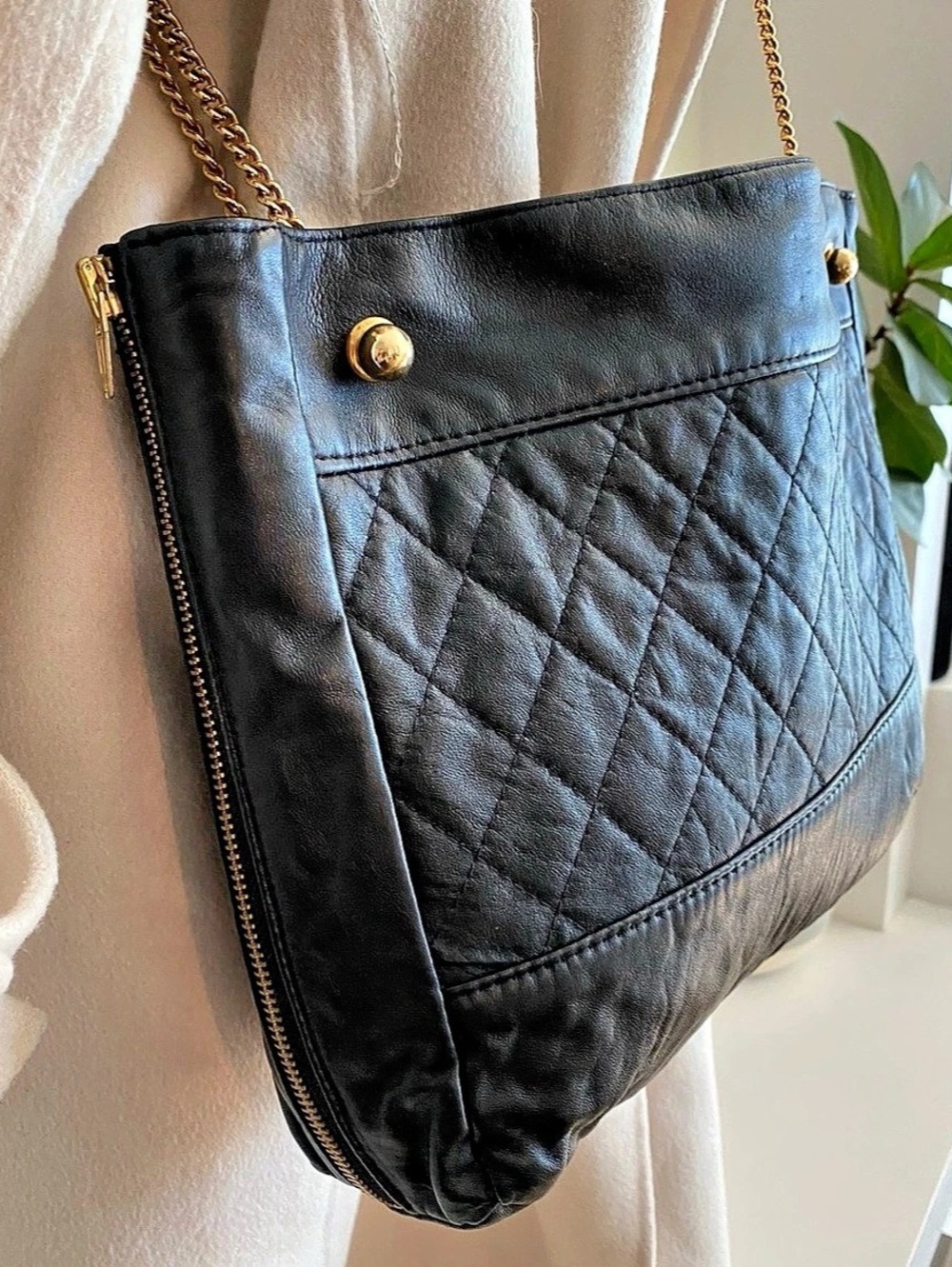Black Leather Quilted Chain Strap Shoulder Bag 🇨🇦
